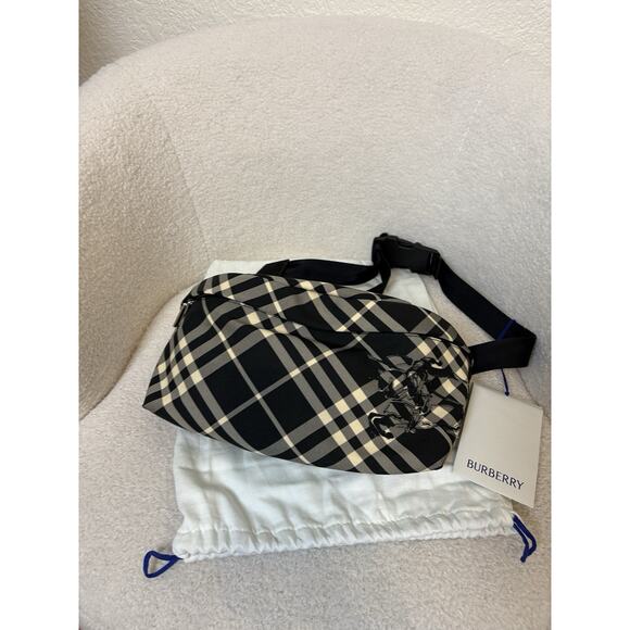 Burberry Bum Bag With EKD Logo - Picture 3 of 6